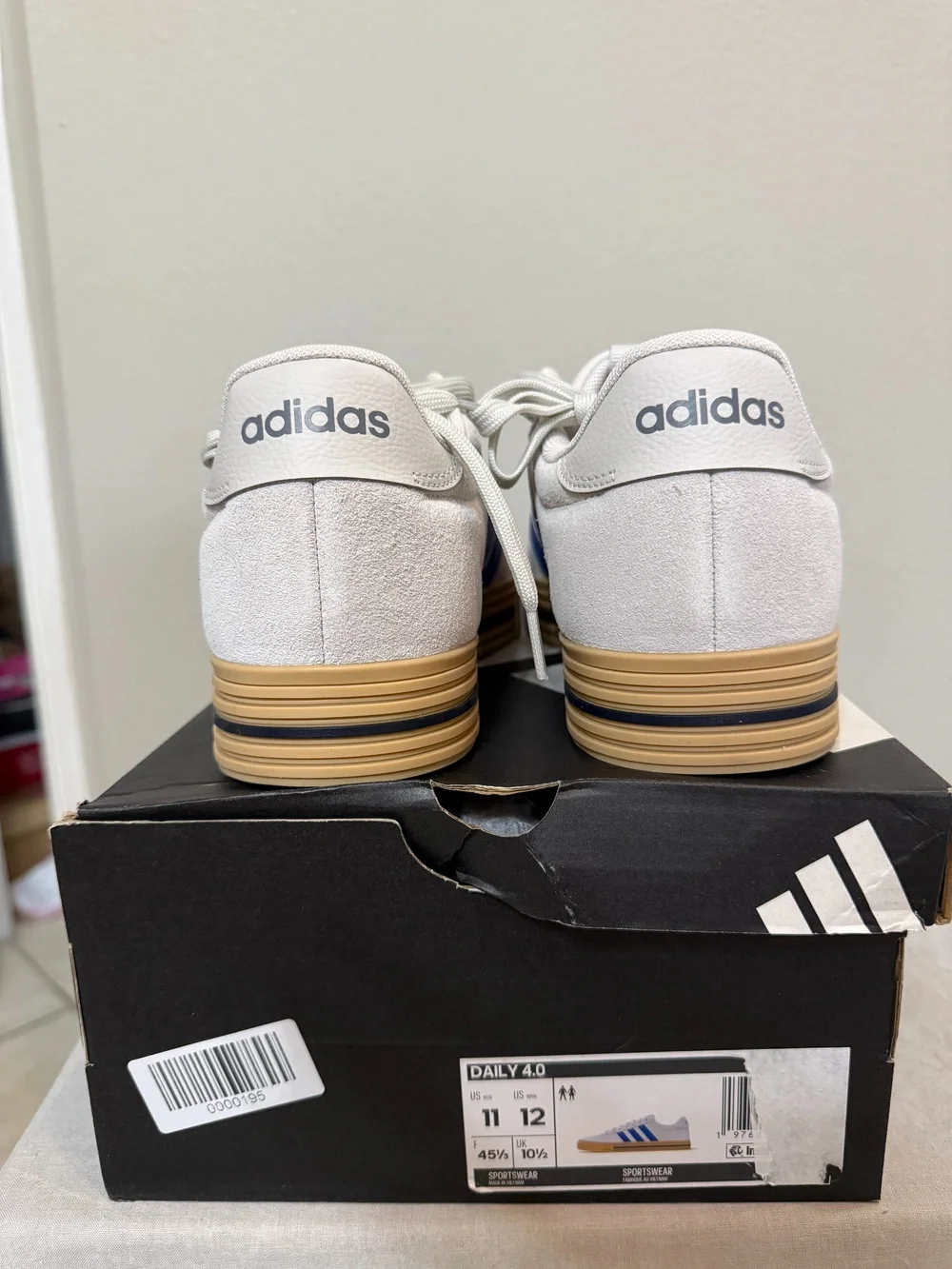 Adidas Daily 4.0 Sneakers Beige w/blue stripes Size 11 Men - Fits size 12 Women
